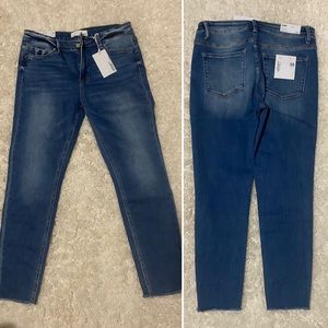 Vervet by Flying Monkey Amber Jeans. Mid-Rise Skinny.